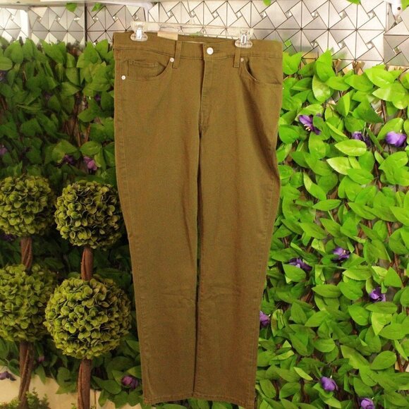 NWT Levi's Red Tab CLASSIC STRAIGHT FIT Straight Mid Rise WOMEN'S JEANS Size 10 - Picture 2 of 12